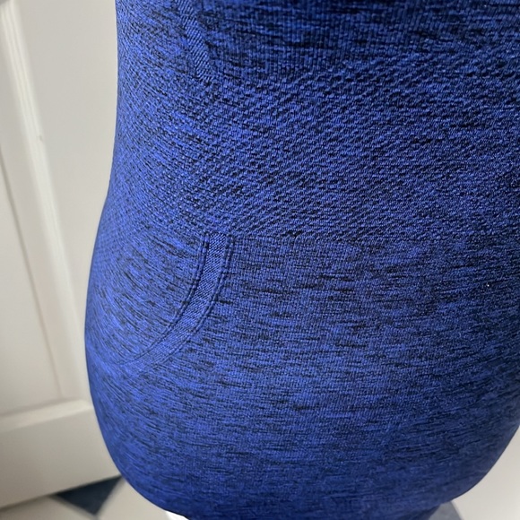 Lululemon size 6 short sleeve top - Picture 2 of 5